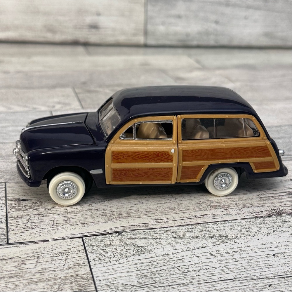 Ford Diecast 1949 Woody Wagon 1/38 Scale 5737